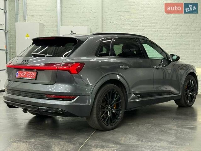 Сірий Ауді E-Tron, об'ємом двигуна 0 л та пробігом 86 тис. км за 37423 $, фото 5 на Automoto.ua
