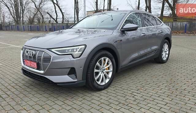 Сірий Ауді E-Tron, об'ємом двигуна 0 л та пробігом 140 тис. км за 28800 $, фото 21 на Automoto.ua