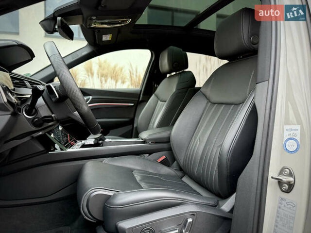 Серый Ауди E-Tron, объемом двигателя 0 л и пробегом 36 тыс. км за 45445 $, фото 71 на Automoto.ua