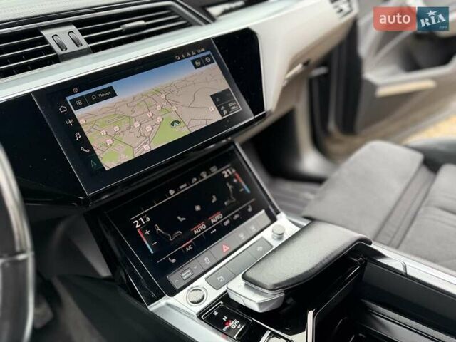 Серый Ауди E-Tron, объемом двигателя 0 л и пробегом 149 тыс. км за 29300 $, фото 66 на Automoto.ua