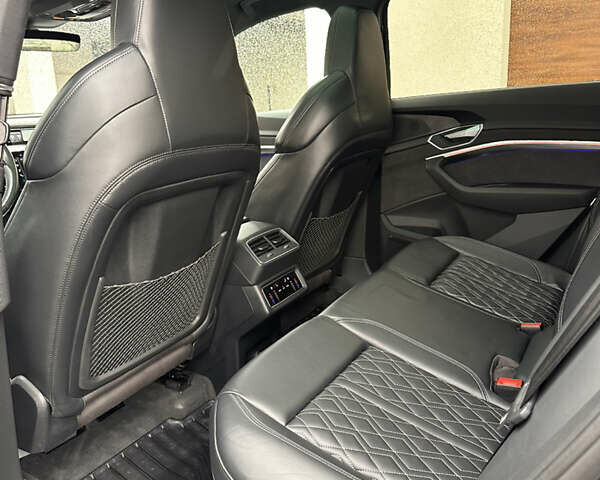 Сірий Ауді E-Tron, об'ємом двигуна 0 л та пробігом 106 тис. км за 39900 $, фото 44 на Automoto.ua