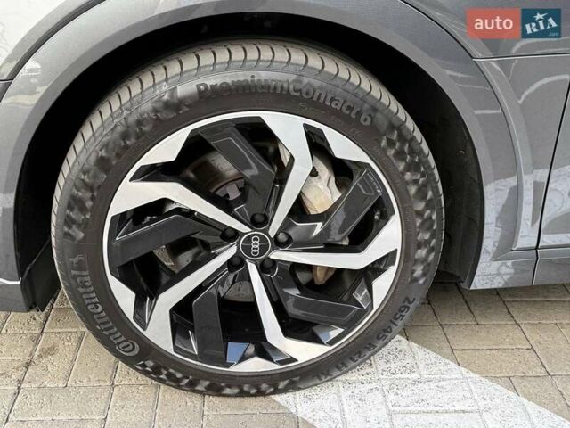 Сірий Ауді E-Tron, об'ємом двигуна 0 л та пробігом 45 тис. км за 48137 $, фото 16 на Automoto.ua