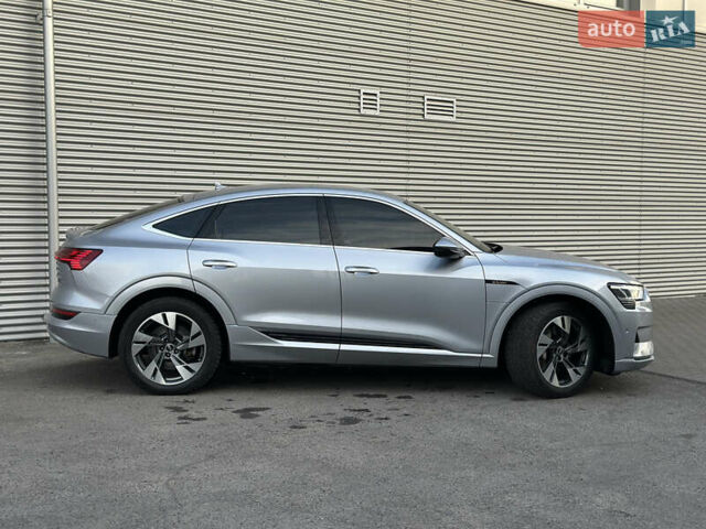 Сірий Ауді E-Tron, об'ємом двигуна 0 л та пробігом 45 тис. км за 33999 $, фото 14 на Automoto.ua
