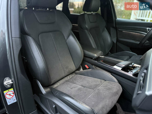 Серый Ауди E-Tron, объемом двигателя 0 л и пробегом 28 тыс. км за 34900 $, фото 49 на Automoto.ua