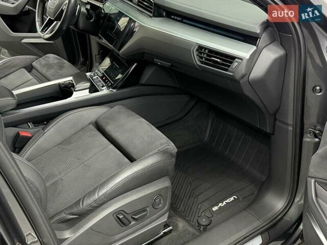 Сірий Ауді E-Tron, об'ємом двигуна 0 л та пробігом 86 тис. км за 37423 $, фото 39 на Automoto.ua