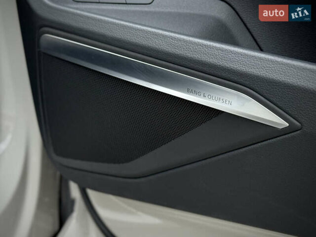 Серый Ауди E-Tron, объемом двигателя 0 л и пробегом 36 тыс. км за 45445 $, фото 90 на Automoto.ua