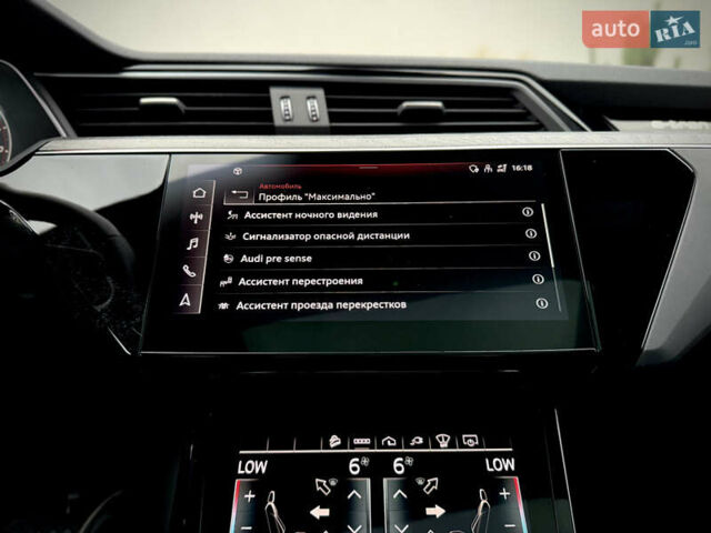 Серый Ауди E-Tron, объемом двигателя 0 л и пробегом 36 тыс. км за 45445 $, фото 107 на Automoto.ua