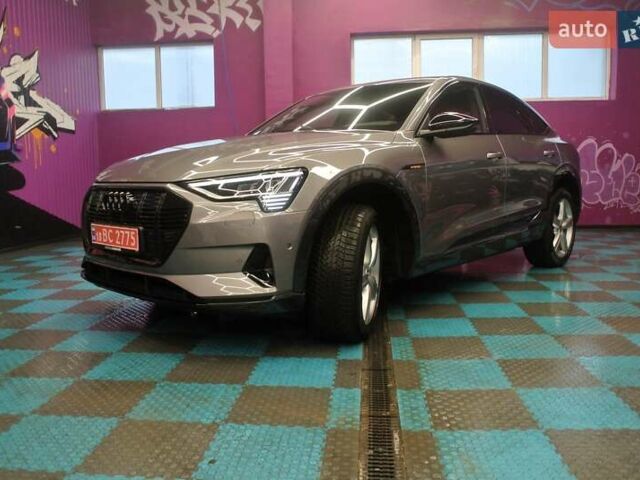 Серый Ауди E-Tron, объемом двигателя 0 л и пробегом 60 тыс. км за 29990 $, фото 2 на Automoto.ua