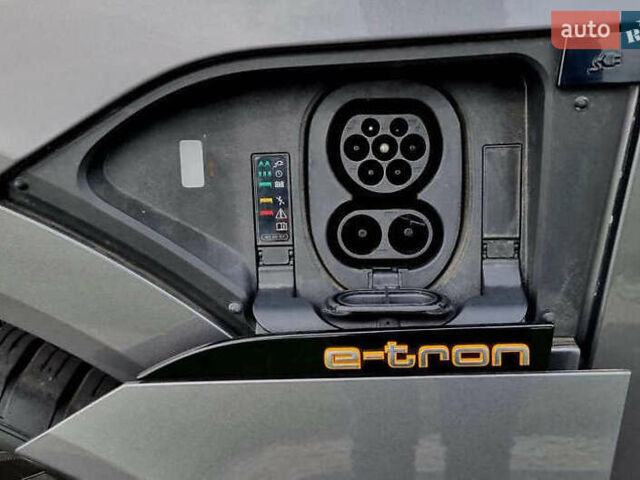 Серый Ауди E-Tron, объемом двигателя 0 л и пробегом 61 тыс. км за 30000 $, фото 5 на Automoto.ua