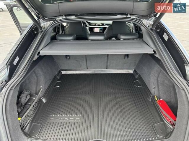 Сірий Ауді E-Tron, об'ємом двигуна 0 л та пробігом 45 тис. км за 48137 $, фото 34 на Automoto.ua