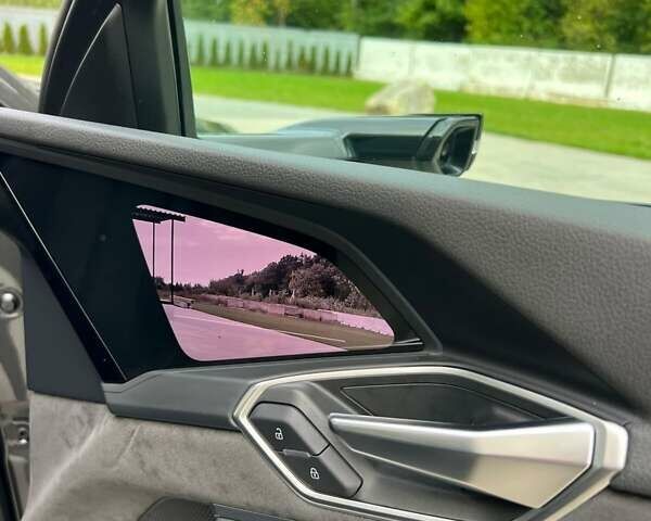 Серый Ауди E-Tron, объемом двигателя 0 л и пробегом 125 тыс. км за 34999 $, фото 46 на Automoto.ua