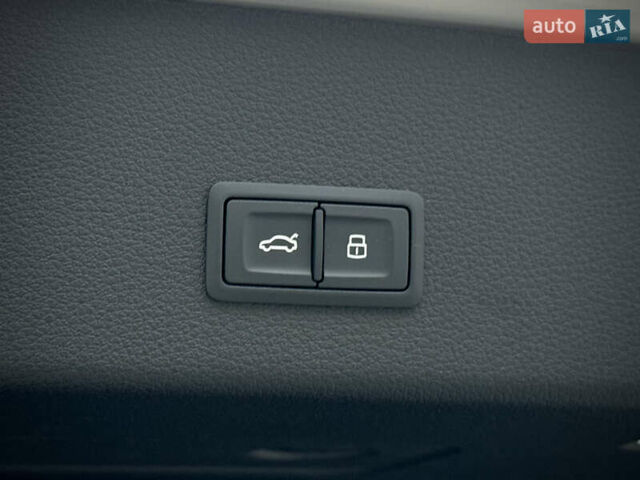 Серый Ауди E-Tron, объемом двигателя 0 л и пробегом 36 тыс. км за 45445 $, фото 99 на Automoto.ua