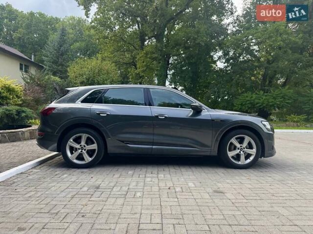 Сірий Ауді E-Tron, об'ємом двигуна 0 л та пробігом 148 тис. км за 27500 $, фото 8 на Automoto.ua