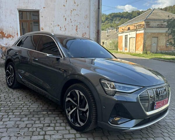 Серый Ауди E-Tron, объемом двигателя 0 л и пробегом 203 тыс. км за 29950 $, фото 4 на Automoto.ua