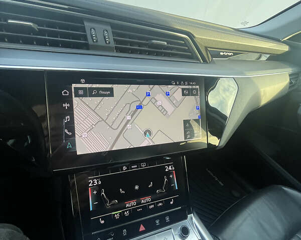 Серый Ауди E-Tron, объемом двигателя 0 л и пробегом 88 тыс. км за 36500 $, фото 22 на Automoto.ua