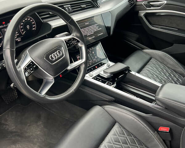 Сірий Ауді E-Tron, об'ємом двигуна 0 л та пробігом 90 тис. км за 36200 $, фото 20 на Automoto.ua