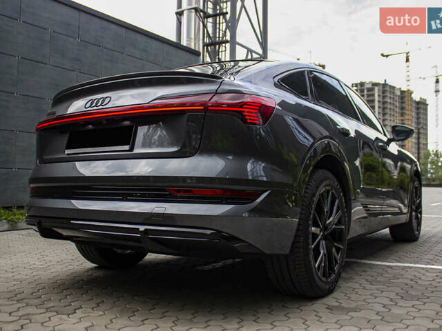 Сірий Ауді E-Tron, об'ємом двигуна 0 л та пробігом 69 тис. км за 39700 $, фото 5 на Automoto.ua