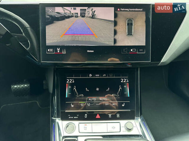 Серый Ауди E-Tron, объемом двигателя 0 л и пробегом 94 тыс. км за 35500 $, фото 11 на Automoto.ua