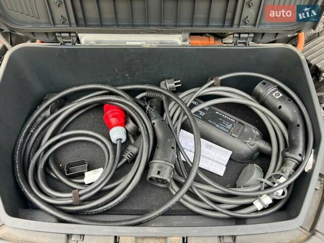 Серый Ауди E-Tron, объемом двигателя 0 л и пробегом 125 тыс. км за 34999 $, фото 25 на Automoto.ua