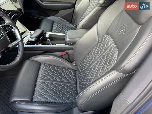 Сірий Ауді E-Tron, об'ємом двигуна 0 л та пробігом 45 тис. км за 48137 $, фото 27 на Automoto.ua