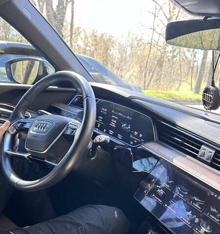 Серый Ауди E-Tron, объемом двигателя 0 л и пробегом 50 тыс. км за 36000 $, фото 61 на Automoto.ua