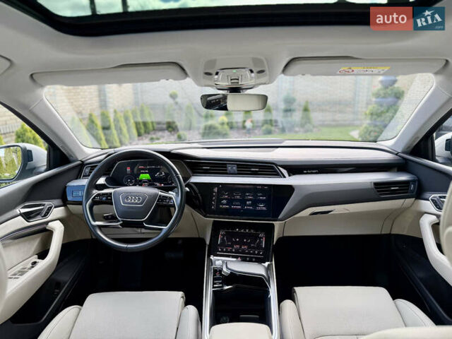 Серый Ауди E-Tron, объемом двигателя 0 л и пробегом 130 тыс. км за 37000 $, фото 62 на Automoto.ua