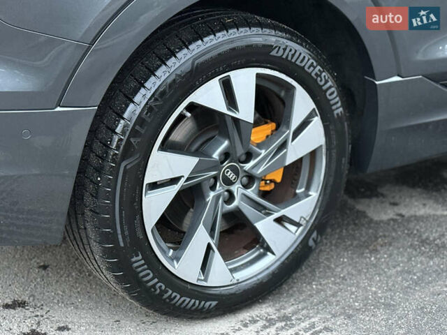 Серый Ауди E-Tron, объемом двигателя 0 л и пробегом 28 тыс. км за 34900 $, фото 23 на Automoto.ua