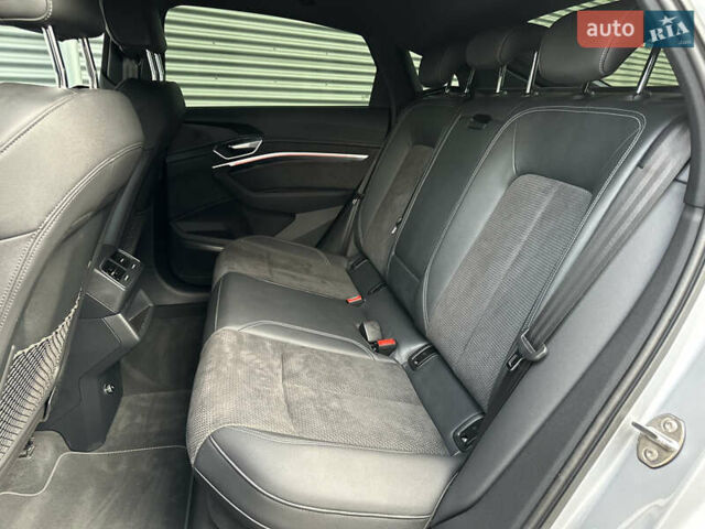 Сірий Ауді E-Tron, об'ємом двигуна 0 л та пробігом 45 тис. км за 33999 $, фото 60 на Automoto.ua