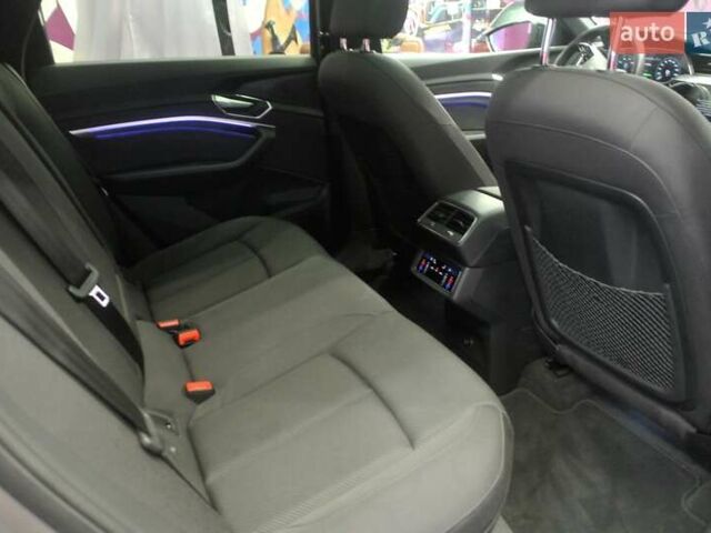 Серый Ауди E-Tron, объемом двигателя 0 л и пробегом 60 тыс. км за 29990 $, фото 24 на Automoto.ua