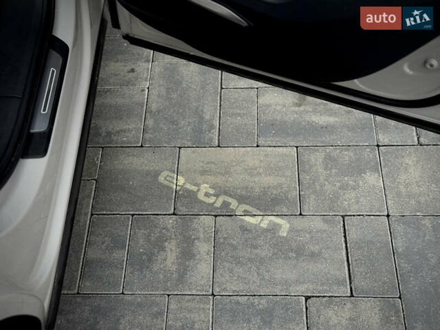 Серый Ауди E-Tron, объемом двигателя 0 л и пробегом 36 тыс. км за 45445 $, фото 96 на Automoto.ua