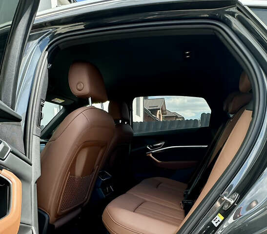 Серый Ауди E-Tron, объемом двигателя 0 л и пробегом 79 тыс. км за 36500 $, фото 10 на Automoto.ua