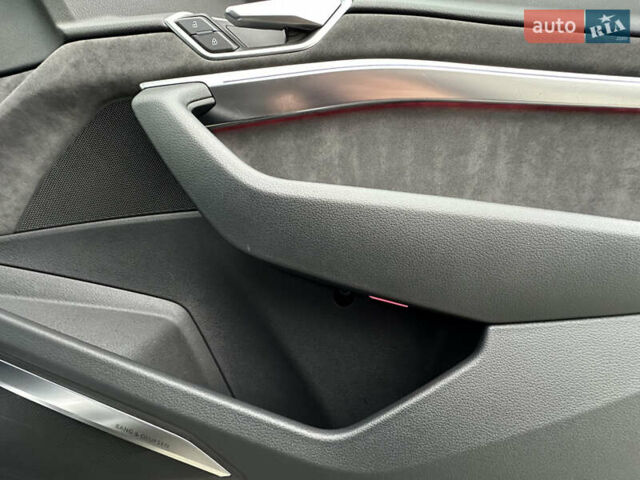 Серый Ауди E-Tron, объемом двигателя 0 л и пробегом 129 тыс. км за 33950 $, фото 19 на Automoto.ua
