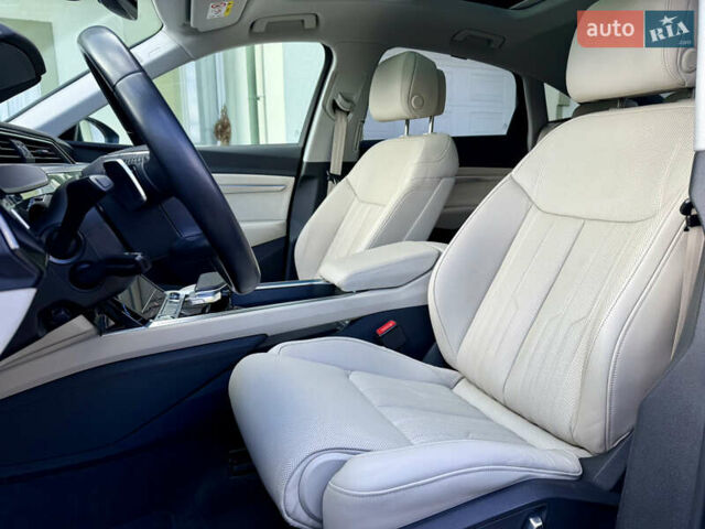 Серый Ауди E-Tron, объемом двигателя 0 л и пробегом 130 тыс. км за 37000 $, фото 56 на Automoto.ua