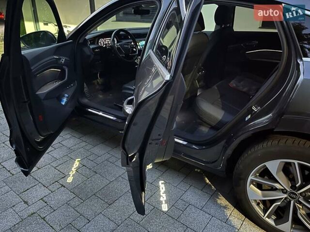 Серый Ауди E-Tron, объемом двигателя 0 л и пробегом 157 тыс. км за 34000 $, фото 4 на Automoto.ua