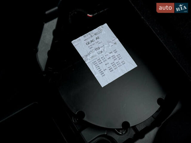 Серый Ауди E-Tron, объемом двигателя 0 л и пробегом 36 тыс. км за 45445 $, фото 98 на Automoto.ua