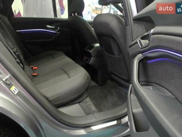 Серый Ауди E-Tron, объемом двигателя 0 л и пробегом 60 тыс. км за 29990 $, фото 25 на Automoto.ua