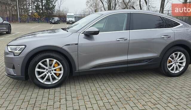 Сірий Ауді E-Tron, об'ємом двигуна 0 л та пробігом 140 тис. км за 28800 $, фото 59 на Automoto.ua