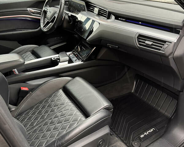 Сірий Ауді E-Tron, об'ємом двигуна 0 л та пробігом 106 тис. км за 39900 $, фото 47 на Automoto.ua