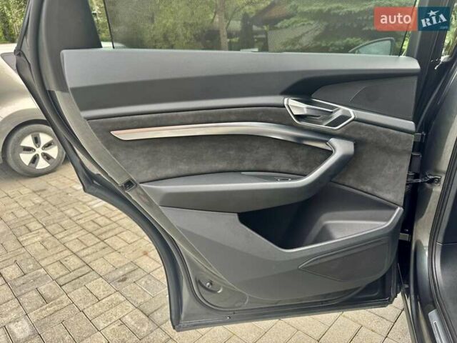 Сірий Ауді E-Tron, об'ємом двигуна 0 л та пробігом 148 тис. км за 27500 $, фото 155 на Automoto.ua