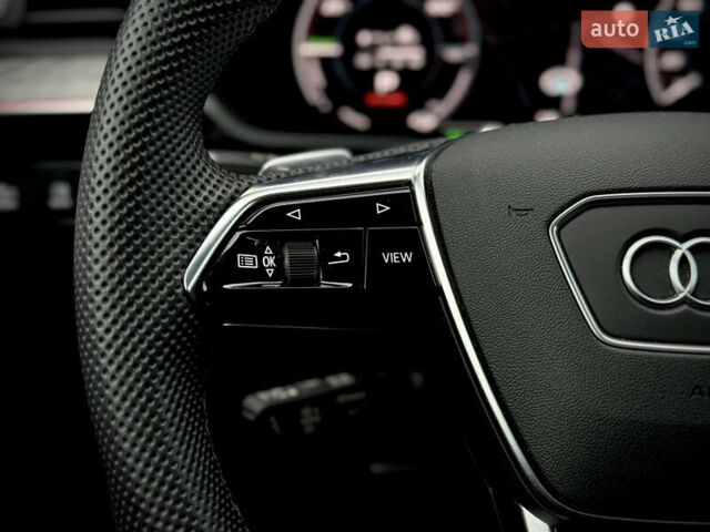 Серый Ауди E-Tron, объемом двигателя 0 л и пробегом 36 тыс. км за 45445 $, фото 126 на Automoto.ua