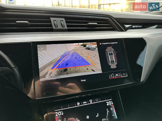 Сірий Ауді E-Tron, об'ємом двигуна 0 л та пробігом 45 тис. км за 33999 $, фото 71 на Automoto.ua