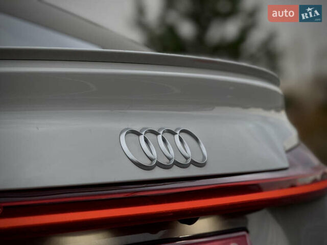 Серый Ауди E-Tron, объемом двигателя 0 л и пробегом 36 тыс. км за 45445 $, фото 54 на Automoto.ua