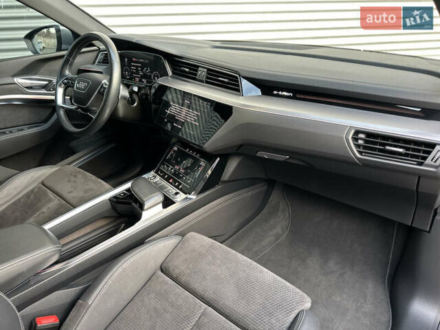 Сірий Ауді E-Tron, об'ємом двигуна 0 л та пробігом 45 тис. км за 33999 $, фото 32 на Automoto.ua