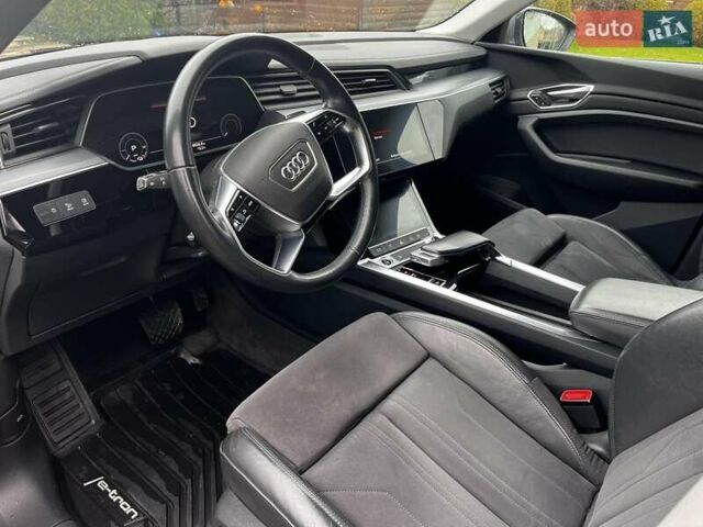 Серый Ауди E-Tron, объемом двигателя 0 л и пробегом 165 тыс. км за 33000 $, фото 26 на Automoto.ua