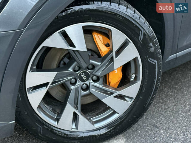 Серый Ауди E-Tron, объемом двигателя 0 л и пробегом 28 тыс. км за 34900 $, фото 9 на Automoto.ua