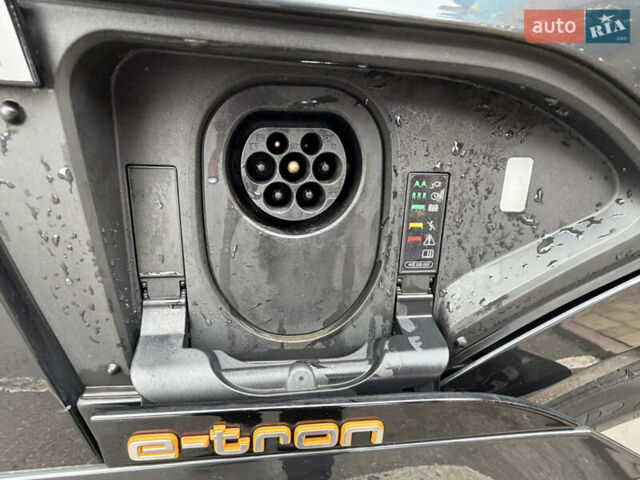 Серый Ауди E-Tron, объемом двигателя 0 л и пробегом 126 тыс. км за 29999 $, фото 48 на Automoto.ua