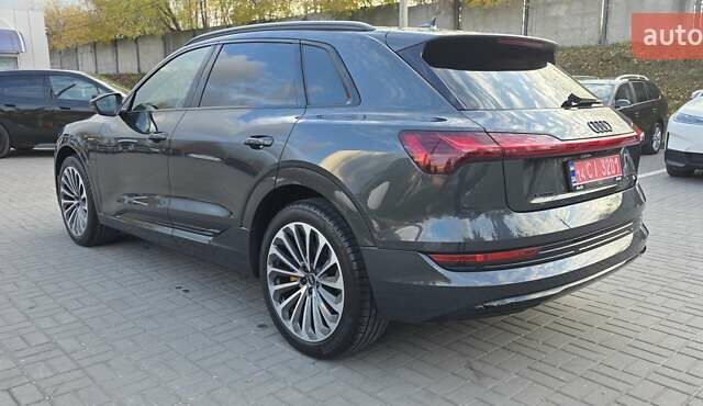 Сірий Ауді E-Tron, об'ємом двигуна 0 л та пробігом 110 тис. км за 29999 $, фото 19 на Automoto.ua