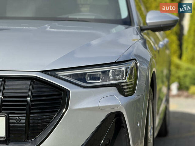 Серый Ауди E-Tron, объемом двигателя 0 л и пробегом 130 тыс. км за 37000 $, фото 38 на Automoto.ua
