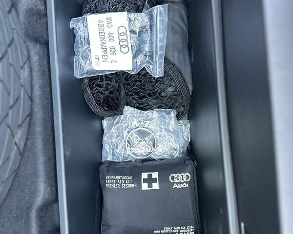 Серый Ауди E-Tron, объемом двигателя 0 л и пробегом 56 тыс. км за 34200 $, фото 43 на Automoto.ua