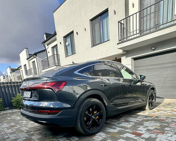 Серый Ауди E-Tron, объемом двигателя 0 л и пробегом 79 тыс. км за 36500 $, фото 5 на Automoto.ua